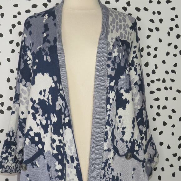 Marla Wynne Blue Abstract Print Open Front Sweater Cardigan - Picture 3 of 10